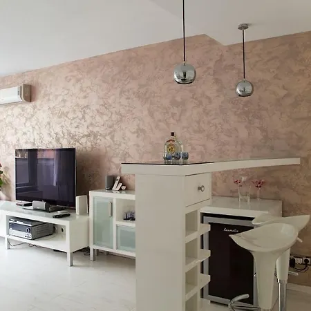 Apartment Old In Ba/5*luxus/3xtv/bar Internet *